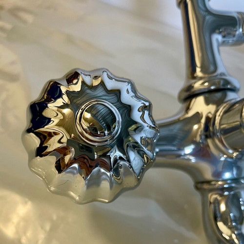 California chrome bathtub faucet