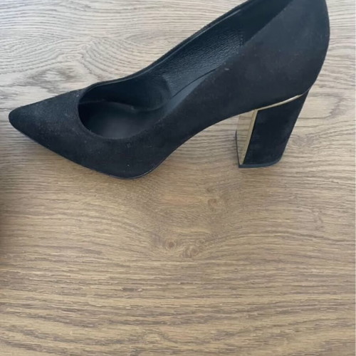 Exe black suede pumps size 40 like new with block heel