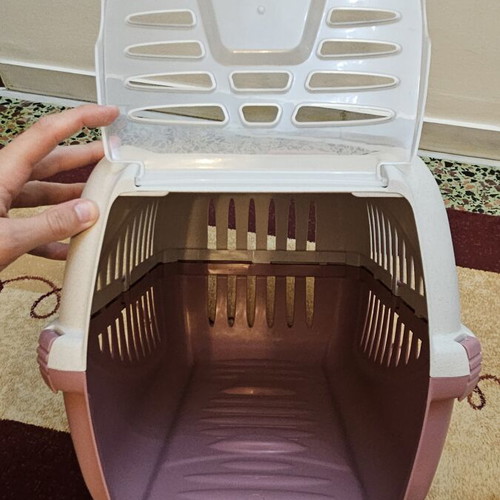 Pet carrier like new, dimensions 50x33x31 cm