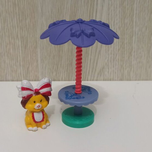 Vintage Bonnie Big Bow Mini Toy Dog Silverlit 1991 used, puppy with bow and table with umbrella