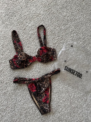 SunsetGo! μπικίνι με animal print και κόκκινες τριανταφυλλιές, μέγεθος S