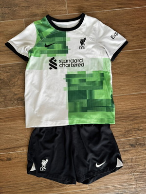 Nike Liverpool FC Away Kit kids set used, size 122-128 cm