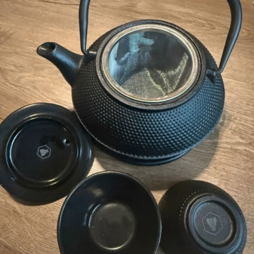 Tea pot set cast iron, like new
