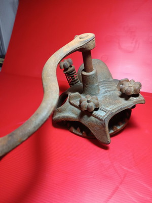 Manual Corn Sheller used, heavy cast iron, early 1900s