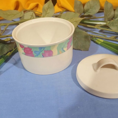 China tea set with 6 cups and saucers, creamer, sugar bowl, and teapot