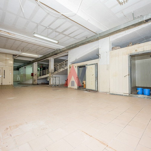 Corner commercial property 860 sqm 3 levels in Kalamaria