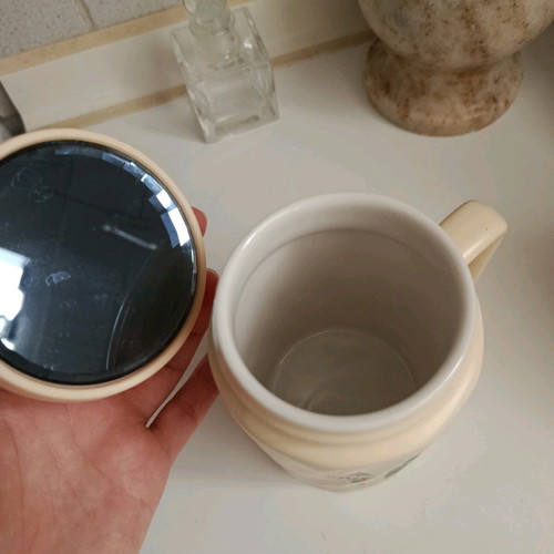 Mug with screw-on mirror lid like new, Christmas design