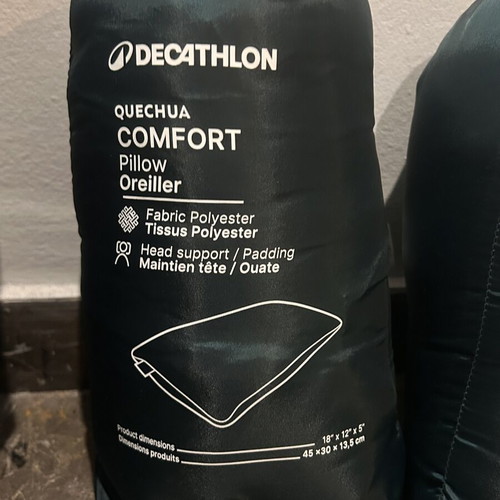 Quechua tent for 2 people with 2 pillows