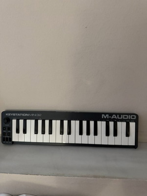 M-AUDIO Keystation Mini 32 MIDI keyboard controller