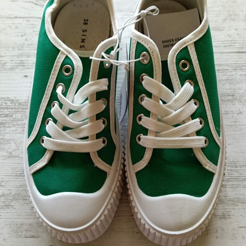 Sneakers new green sports style, size 38
