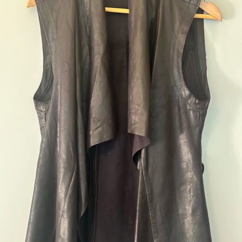 Pack of cardigans and vests like new, size large and x-large