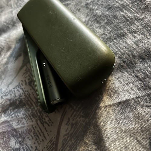 Iqos Iluma green used with minor external scratches