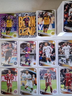 Topps Flagship 2025/26 pack with 150+ base, insert, parallel, RC, numbered cards