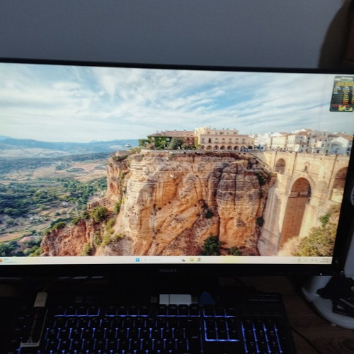 Dell Optiplex 3050 midi computer i5 7500, 8GB RAM, 240GB SSD, GT 220 1GB used