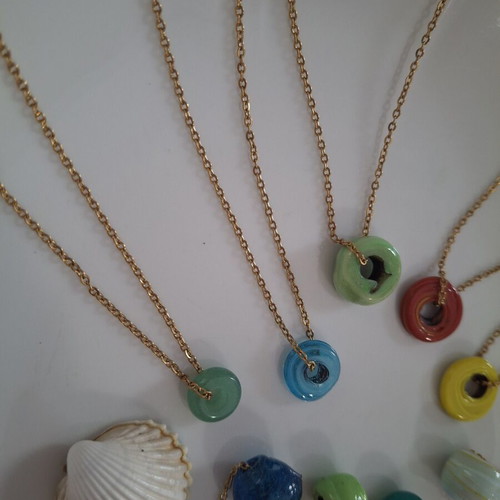 Necklace with stone and gold-plated steel chain new