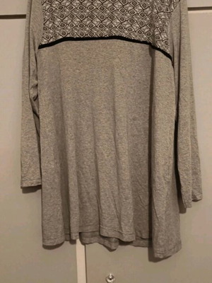 Women's blouse XXL like new, black and grey