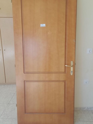 Μασίφ πόρτα μεταχειρισμένη χωρίς κάσα, ύψος 2,15 μ., πλάτος 1,00 μ. (6 τεμάχια)