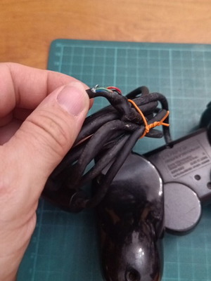 Sony PlayStation 2 ενσύρματο μαύρο χειριστήριο μεταχειρισμένο μόνο για ανταλλακτικά
