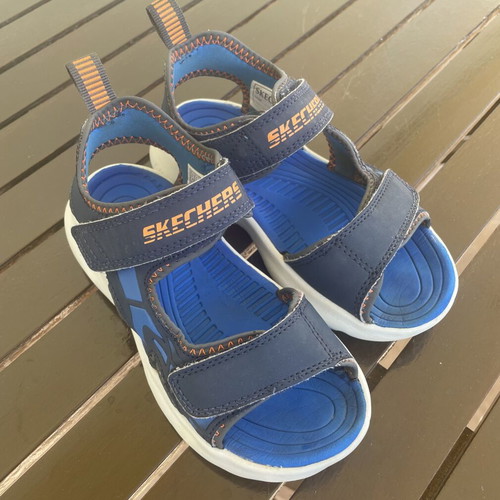 Skechers Razor Splash sandals like new, size 28, dark blue