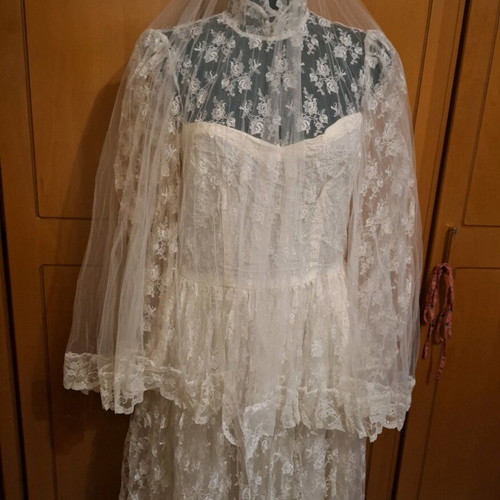 Handmade vintage wedding dress with integrated long train, size Medium, white