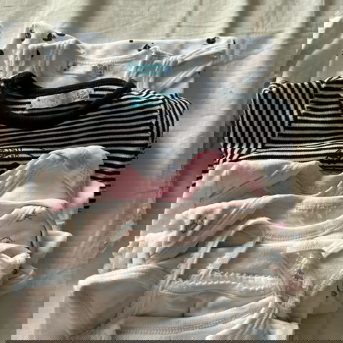 Φορμάκια κοντομάνικα 0-3 μηνών σαν καινούργια, πακέτο 36