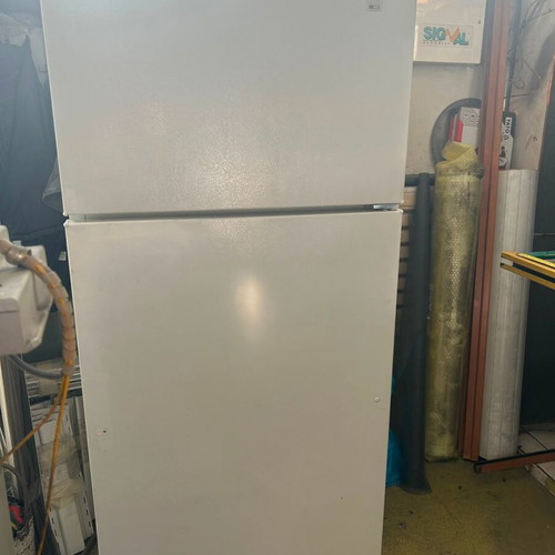 General Electric refrigerator freezer, 350L capacity