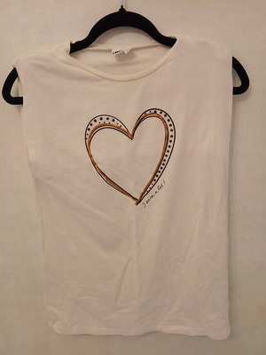 iDO White Top with Padded Shoulders and Gold Heart, Like New, XS