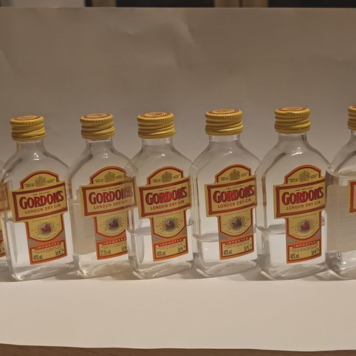 Gordon's gin miniatures, pack of 7, 50ml plastic bottles