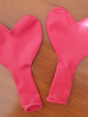 Heart-shaped balloons pack new, only box