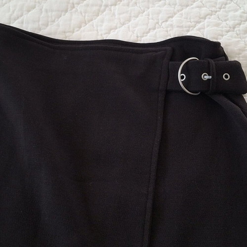 Mango wrap skirt like new, size M/S, black