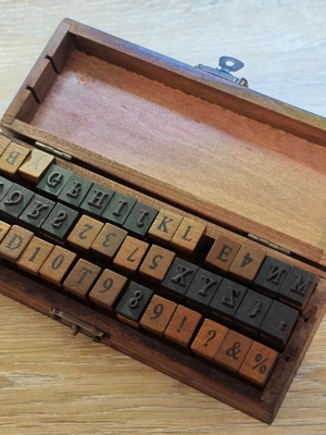 Ξύλινο σετ σφραγίδες Alphabet & Numbers vintage, σαν καινούργιο