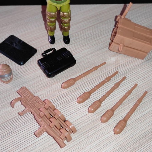 G.I.JOE Salvo (v1) 1990 action figure used, complete with equipment