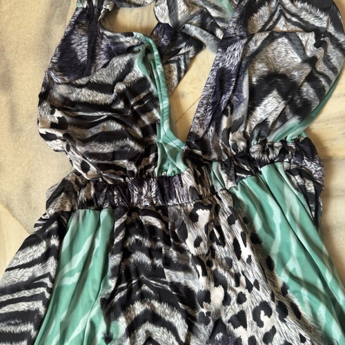 Short dress So Sexy with crisscross back, size M, like new, multicolor