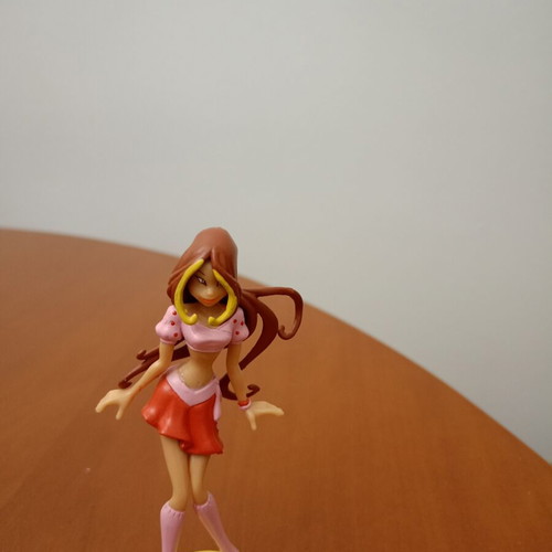 Winx Club figures Bloom and Flora like new