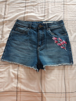 Esmara women's denim shorts new, high waist, embroidered detail, size S