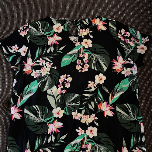 Black floral blouse with tropical print, like new, size XL