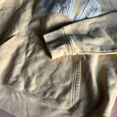 GAP sweatshirt like new, size M, soft yellow