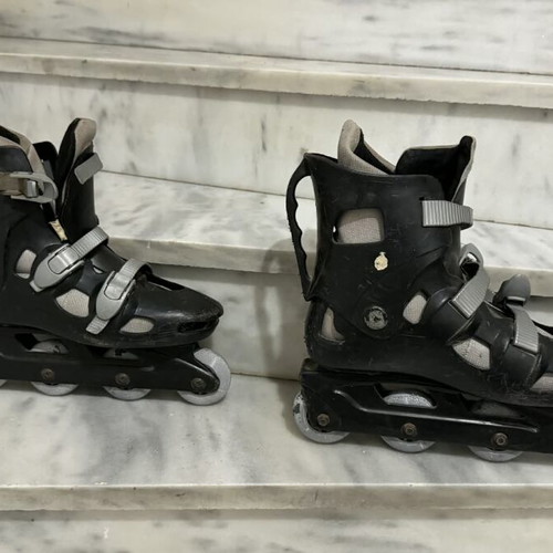 Roller skates used, 1 pair set