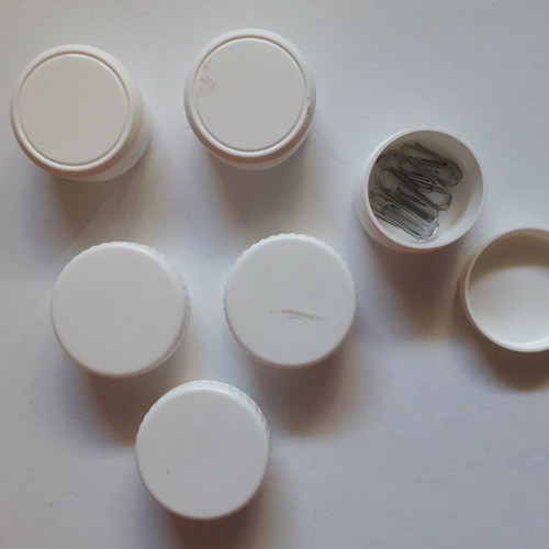 Small plastic storage containers like new, set of 6 pieces