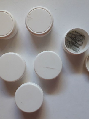Small plastic storage containers like new, set of 6 pieces