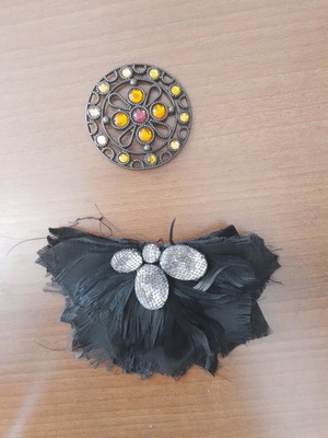 Pins like new, set of 2 pieces