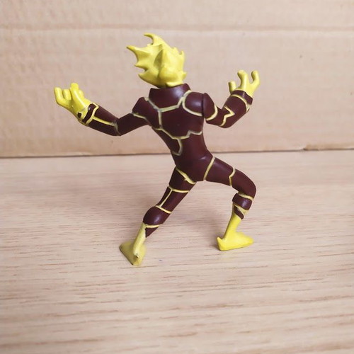 Ben 10 Heatblast figure 7 cm like new with movable parts