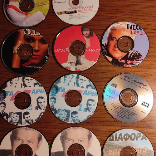 Old CDs, DVDs, VHS and cassettes like new, collection