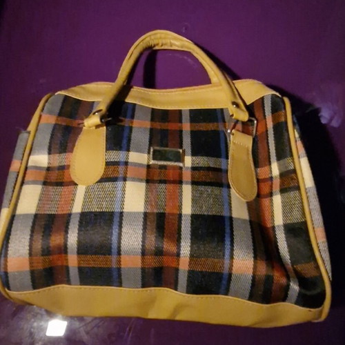 Checked Handbag like new, beige shade