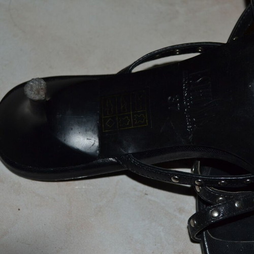 Esthissis black leather sandals used, size 37