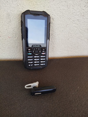 Evolveo StrongPhone X4 Android smartphone μεταχειρισμένο με Bluetooth ακουστικό