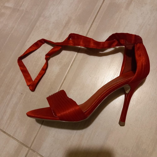 Primadonna red satin sandals used, size 37