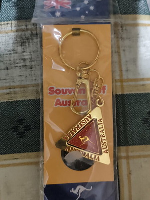 Vintage gold plated keychain Souvenir of Australia Sydney 2000 new