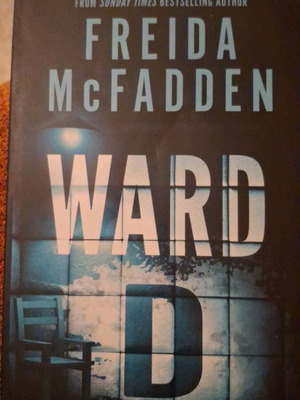 Freida McFadden Ward D ψυχολογικό θρίλερ με μαλακό εξώφυλλο