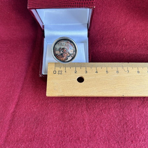 Vintage silver ring with stone like new